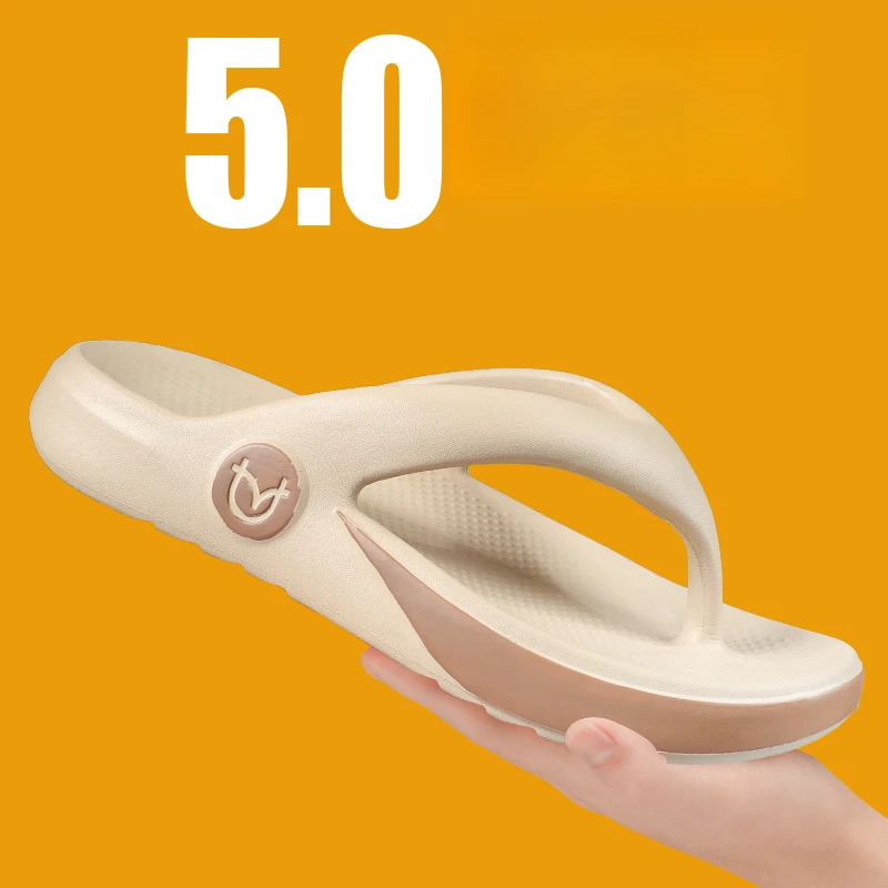 

Men's flip-flops in summer wear soft-soled sandals on the beach outdoor sports leisure flip-flops