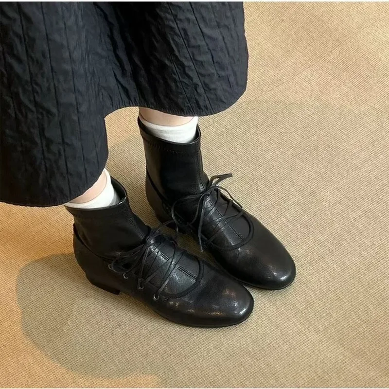 Women's Niche Retro Flat Rear Zip Stretch Tight Boots 2025 Fall Winter Skinny Lace-Up Non-Slip Booties