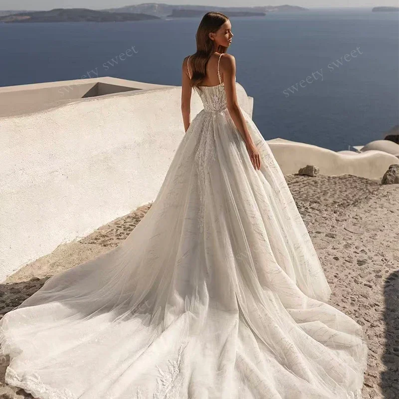 

Elegant Wedding Dress Organza With Embroidery Ball Gown A-Line Spahrtti Strap V-Neck Sleeveless Customized Bride Dress Zipper