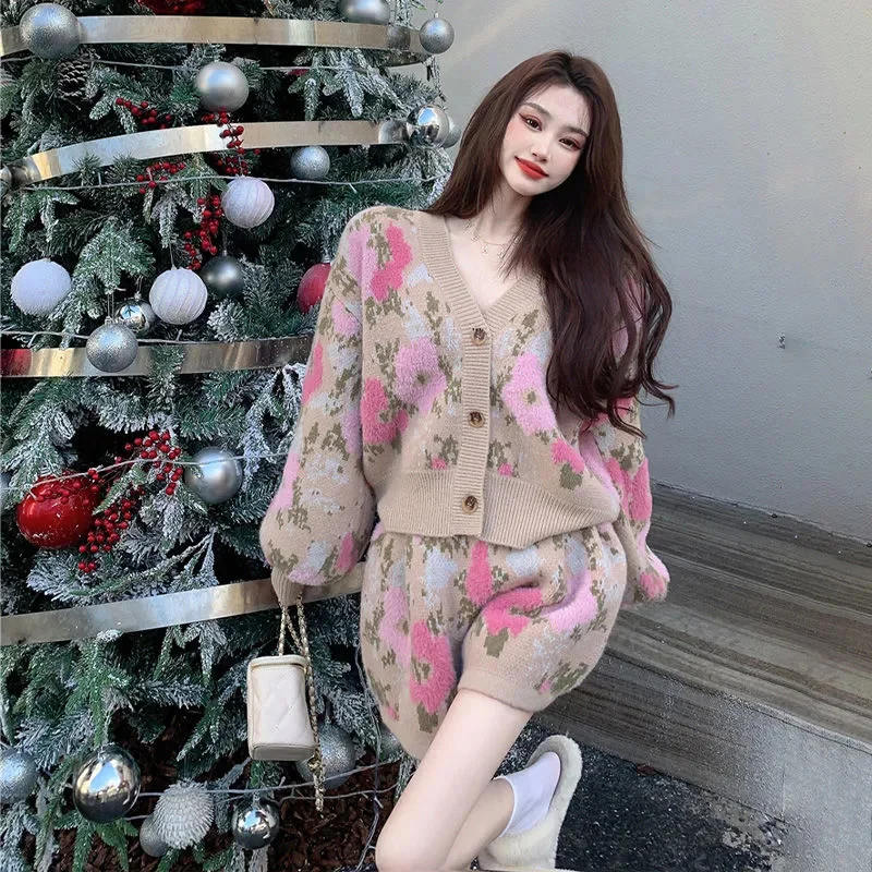 2024 Autumn Winter New Set Temperament Small Fragrance Style Fashionable Knitted Cardigan Sweater @ Shorts Two-Piece Set