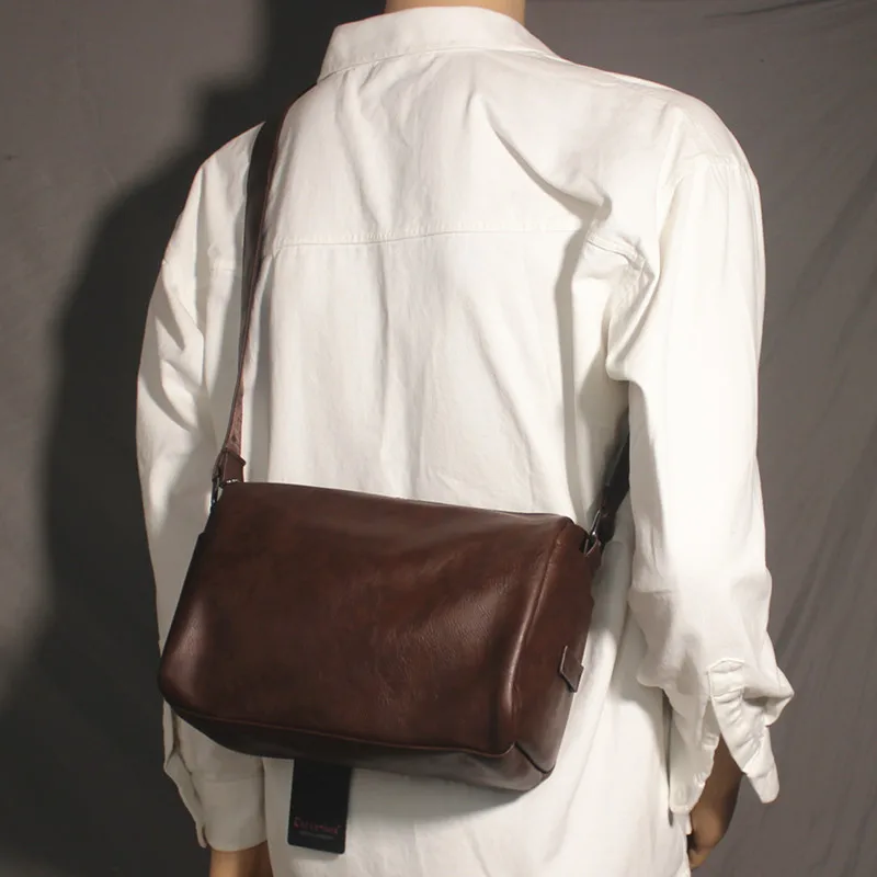

Men's Casual Crossbody Bag Soft Leather Vintage Single Shoulder Large Capacity Leisure Tote Bag Street Style Zipper Closure
