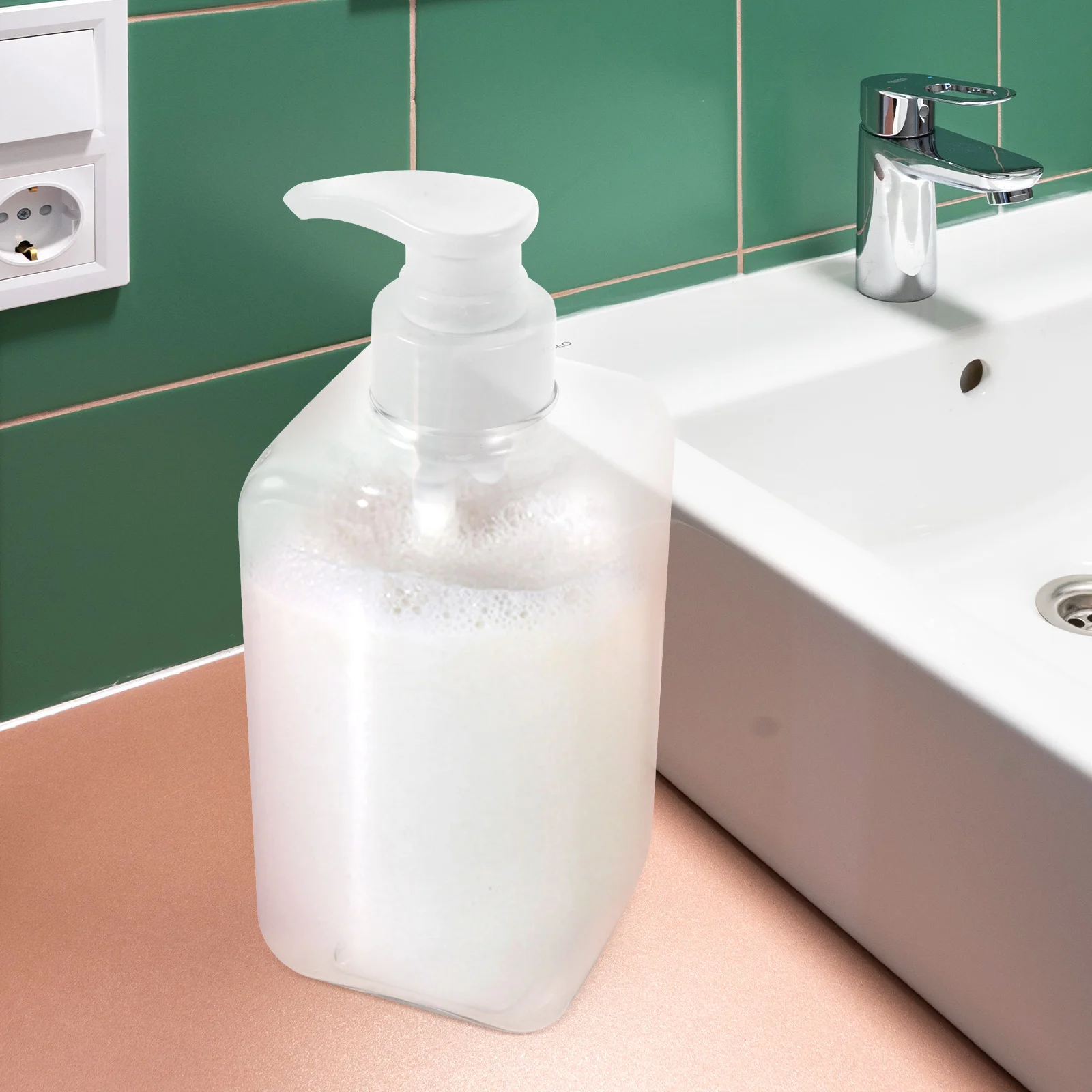 

450ml Refillable Pump Bottle Empty Dispenser Durable Plastic Shampoo Conditioner Soap Liquid Container Dispenser Bottle
