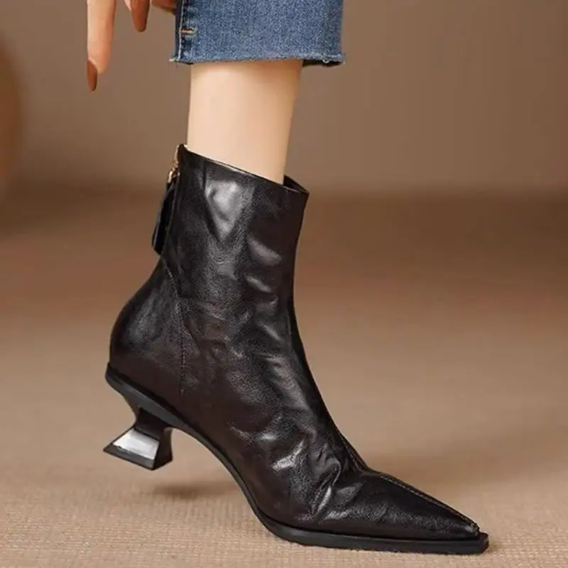 

French Autumn New Women's Luxury Retro Pointed Ankle Boots Fashionable Leather Thick Heel Simple Short Boots Zapatos Mujer