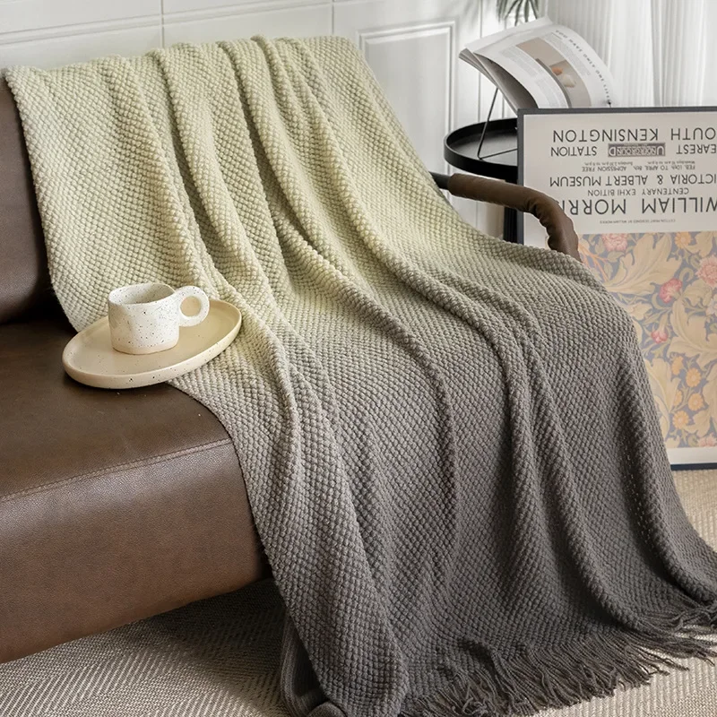 New Gradient Hotel Homestay Bedend Blanket Office Tassel Knitted Nap Blankets for Four Seasons Soft Skin-Friendly Home Textiles