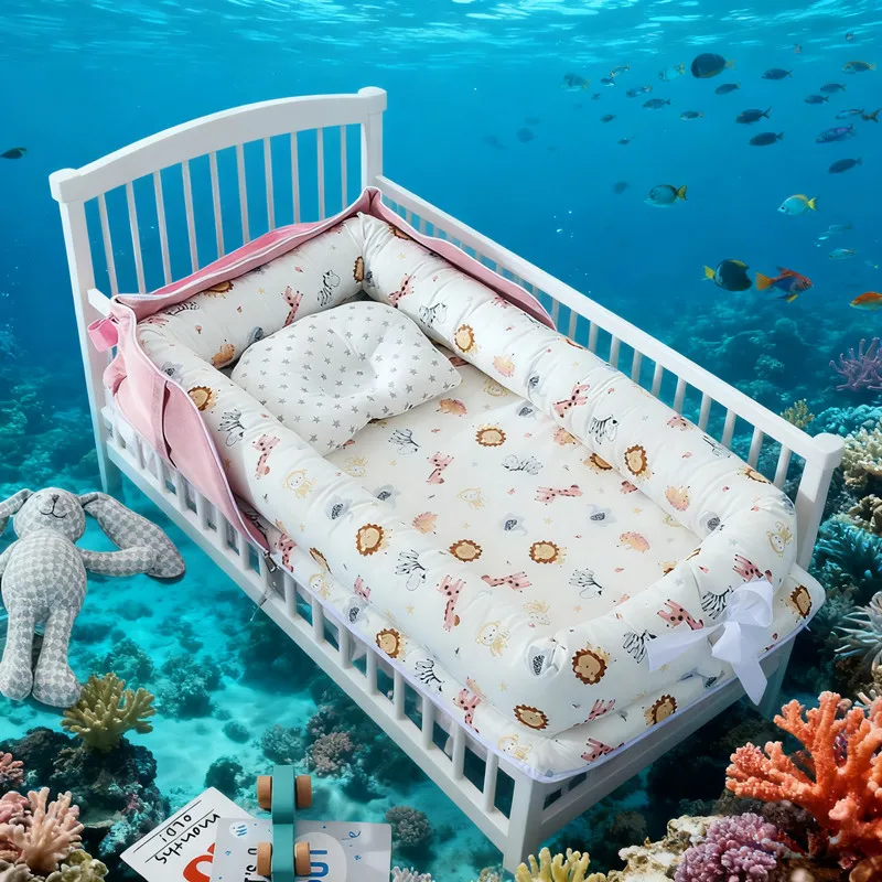

2026 New Animal World Pattern Portable Baby Bed Folding Travel Crib Lightweight Safe Comfortable for Newborn Toddler Infant