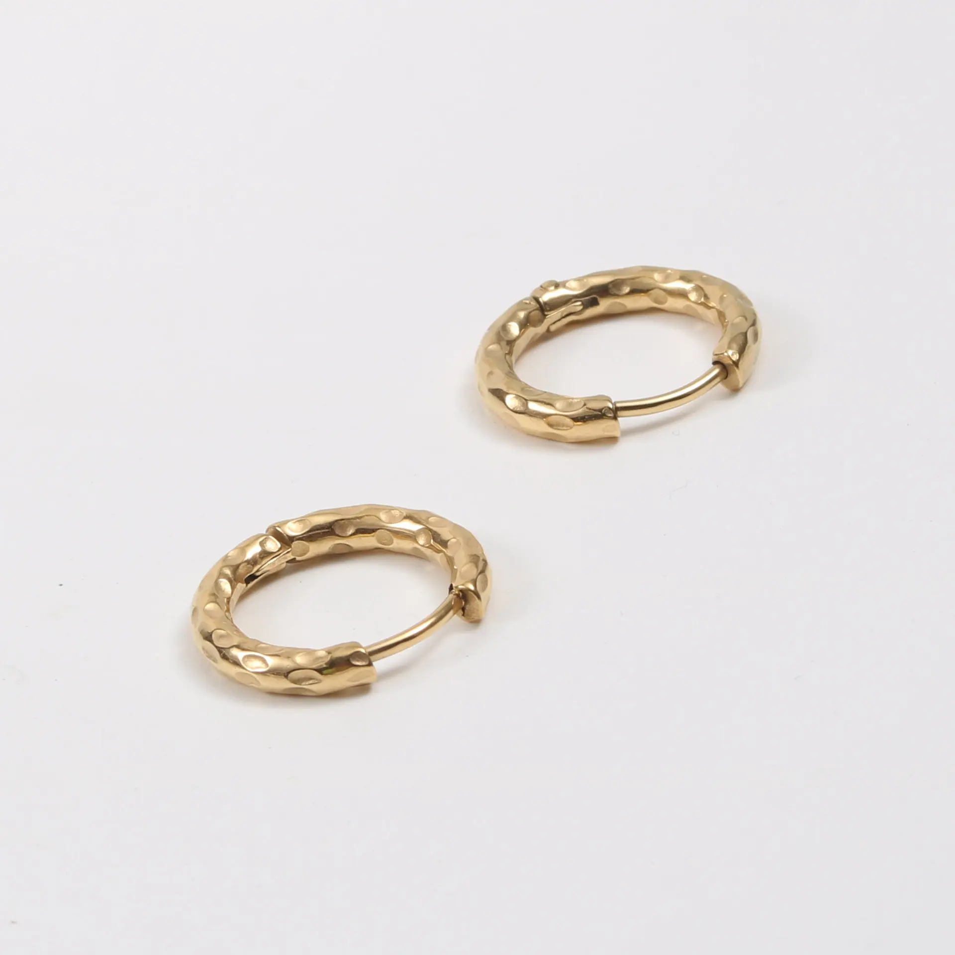 Crater Earrings And Earrings Can Be Opened And Plated With 18k Gold On Titanium Steel