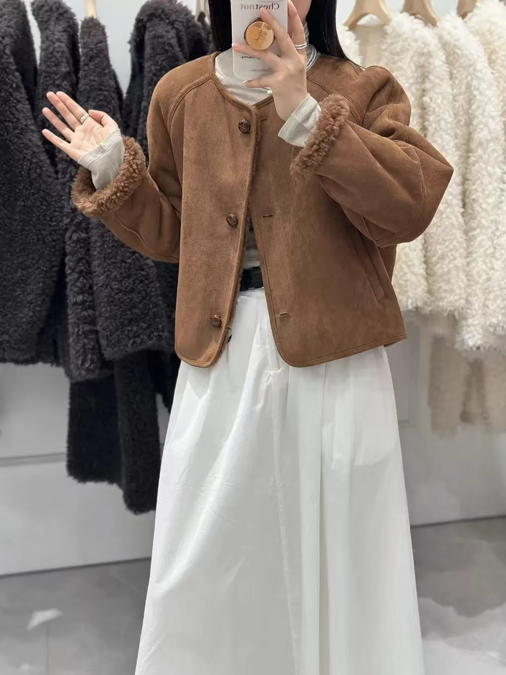 Weiche und Dünne Kunstlammwolle Wildleder-Jacke in Braun für Damen, Winter Koreanischer und Japanischer Stil Locker Sitzend – Detail 3