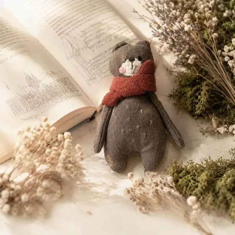 Vintage Cartoon Bear Carrot Brooch Handmade Cotton Linen Plush Pin For Kids DIY Clothing Scarf Bag Accessory