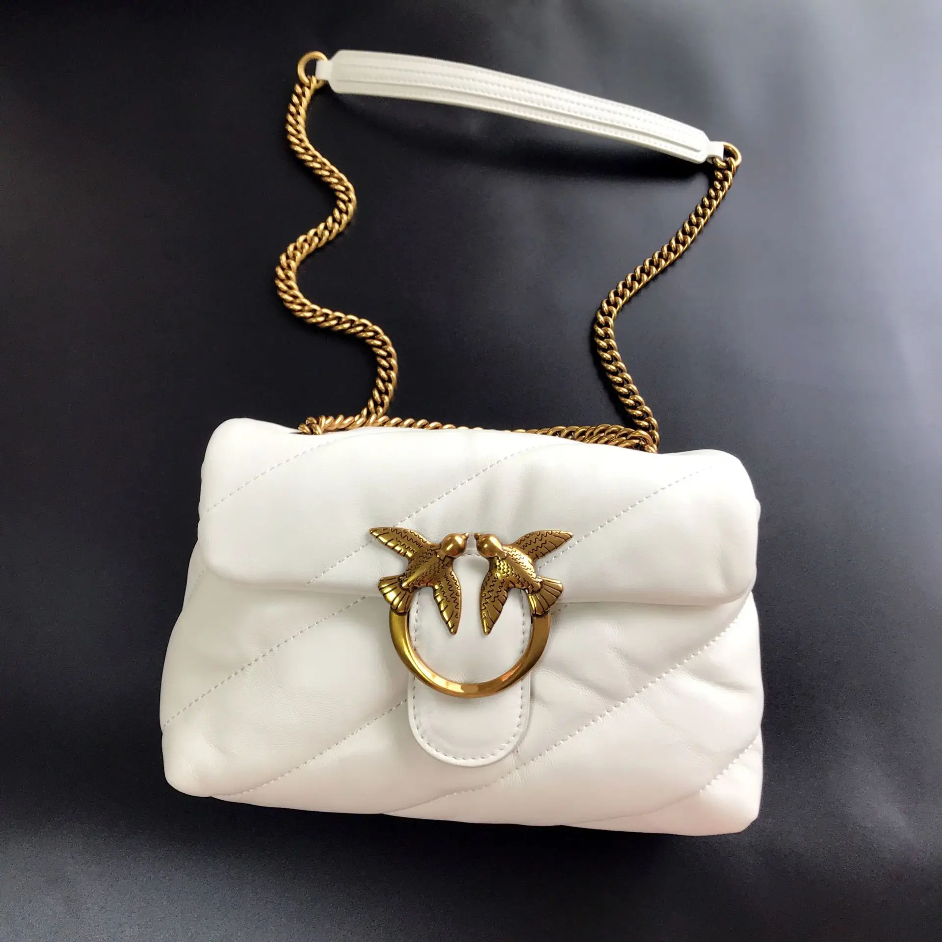 

Women's Mini Genuine Sheepskin Puffer Pillow Bag - Trendy Chain Crossbody Handbag, Soft & Stylish, Perfect for Daily & Party
