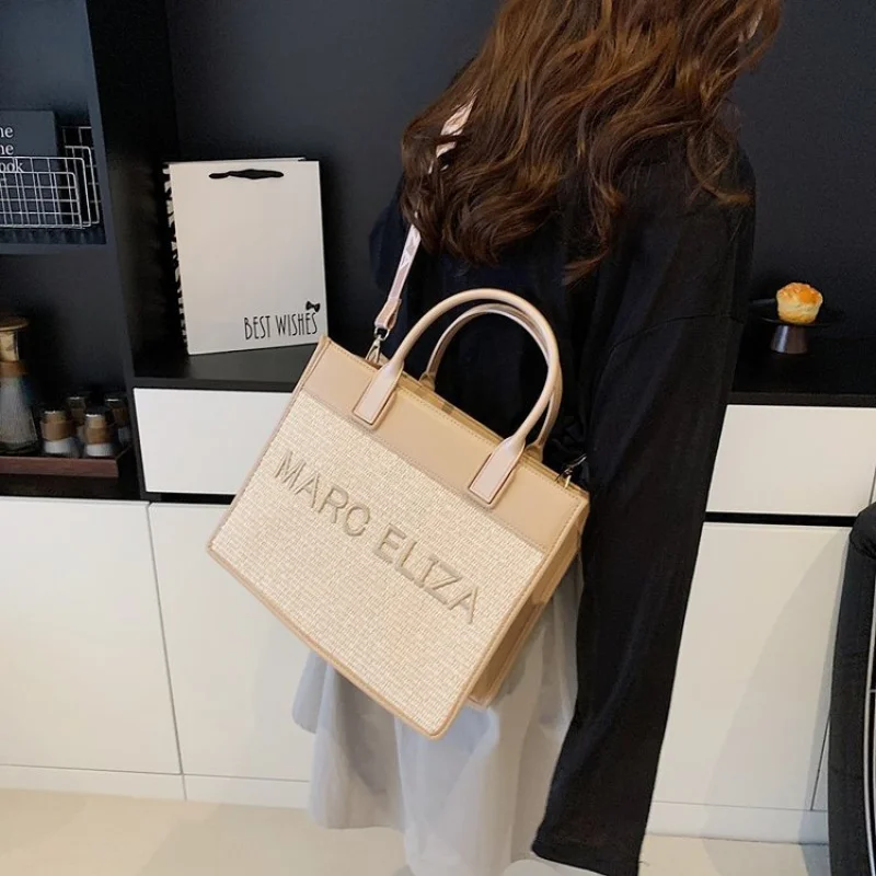 

High-End Ladies Hand Bags Crafted From Lustrous Leather Boasting Trendy Commuter Design And Famous Everlasting Style​