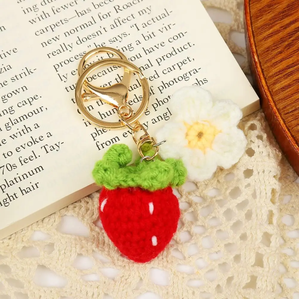 Creative Strawberry Knitted Keychain Pear Peach Simulation Fruit Key Ring Handmade Cherry Knitting Pendant Jewelry Gift