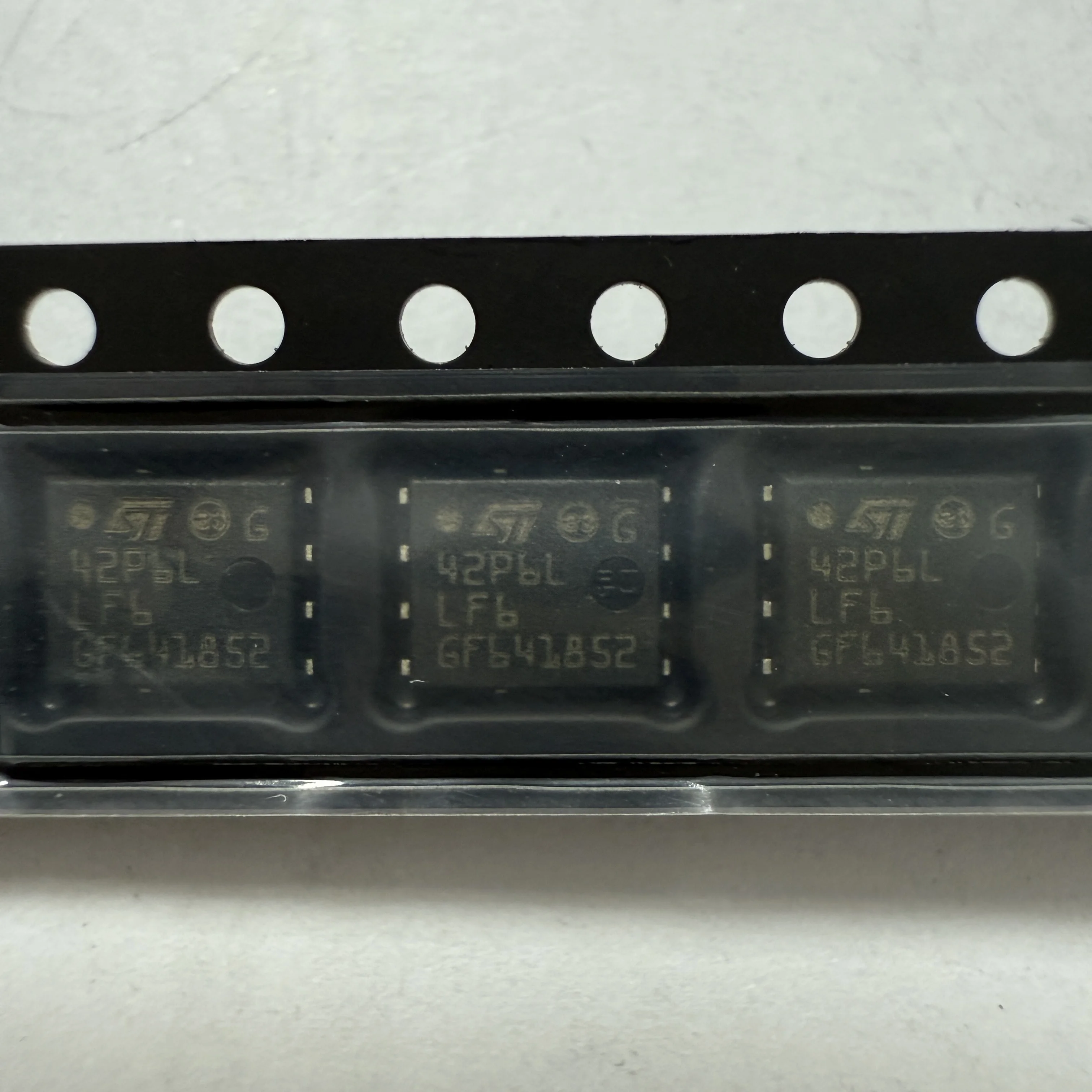

10PCS/LOT STL42P6LLF6 (Transistors/Thyristors)