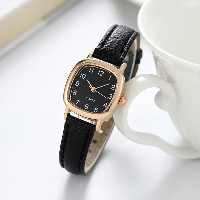 2026Vintage Square Black Dial Leather Quartz Watch for Womenwatch