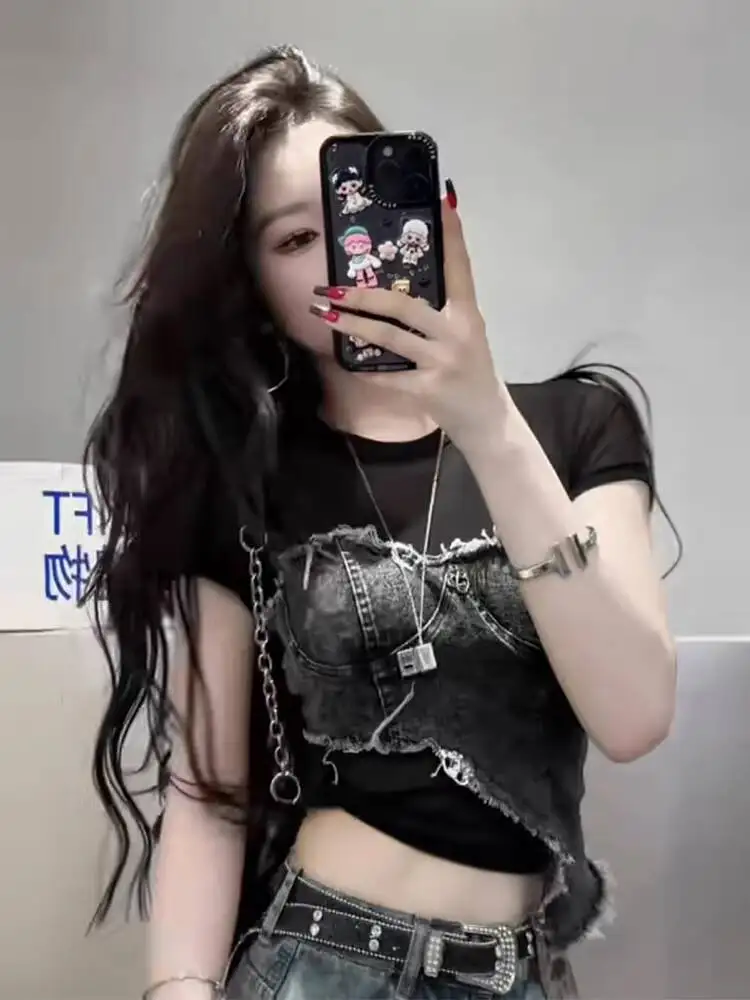 

Black denim patchwork short-sleeve t-shirt, summer 2026 new women's fashion, stylish and trendy, slim-fit, sweet and spicy top