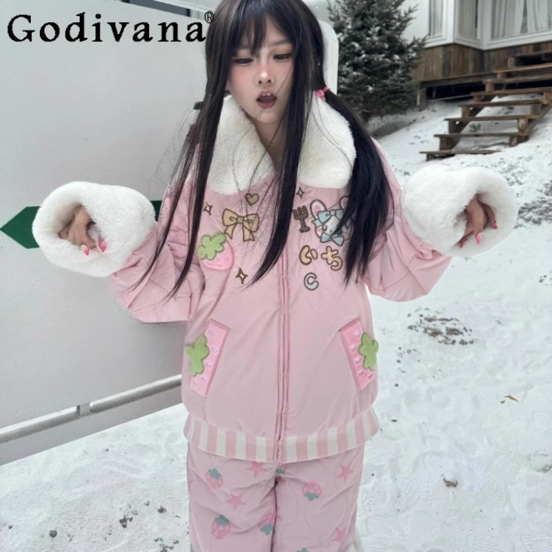오리지널 일본 귀여운 소녀 스타일 스위트 파카 팬츠 세트 겨울 2025 여성용 플러시 따뜻한 두꺼운 애니메이션 프린트 카와이 다운 파카