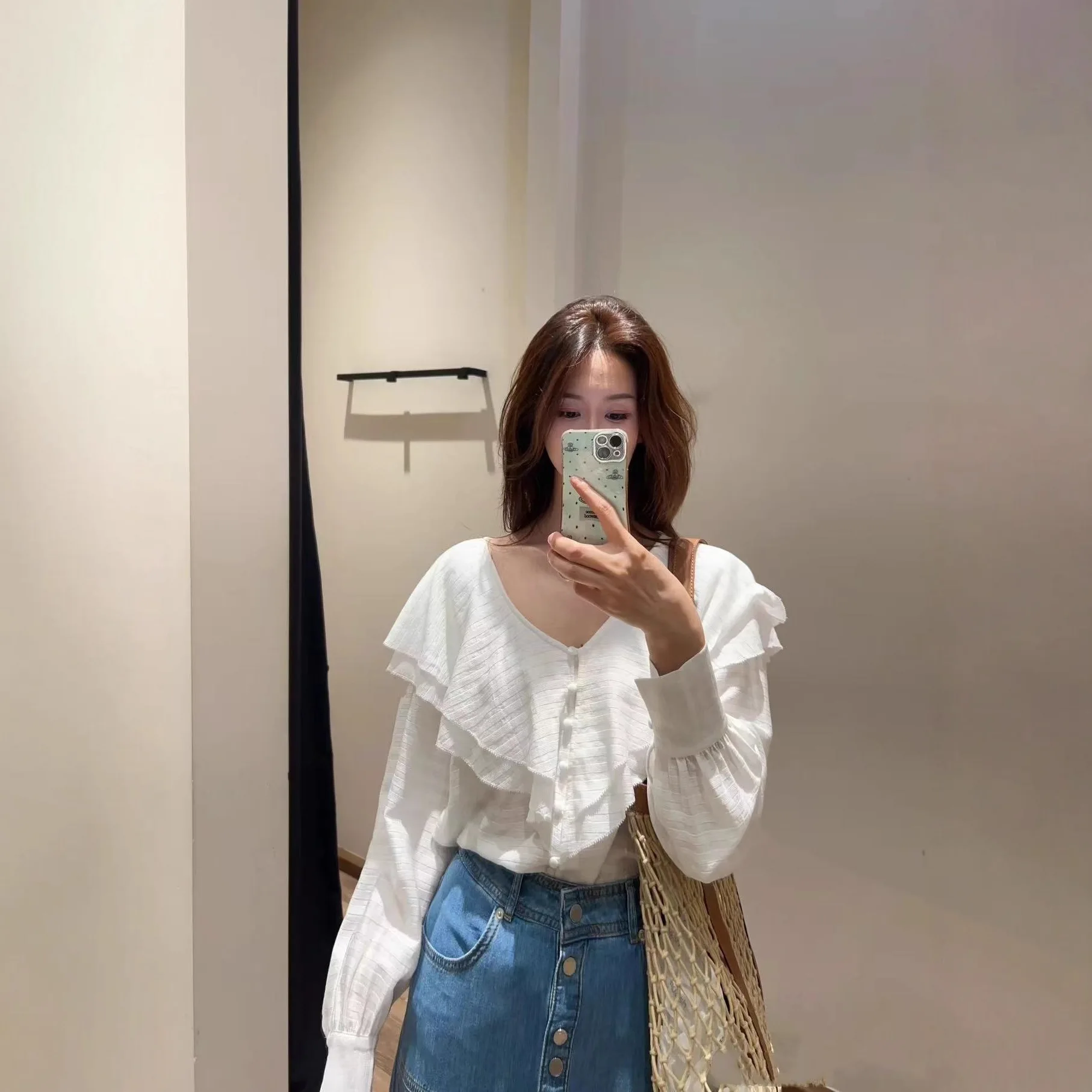 

Элегантная свободная блузка с V-образным вырезом и рукавами-фонариками, французский стиль, из полиэстера, однотонная, с вышивкой, новинка ранней осени.