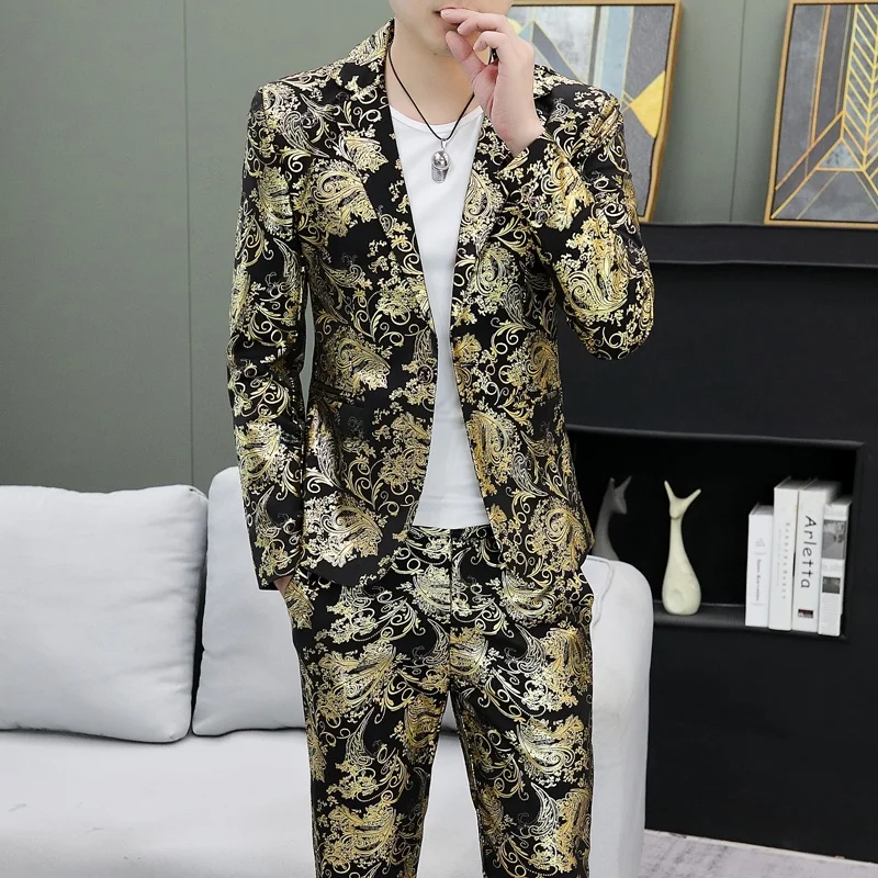 

Men's Slim Fit Gold Floral Suit Set Trendy Nightclub Two-Piece Suit Faionable Autumn Wear Stand Cut Single Button