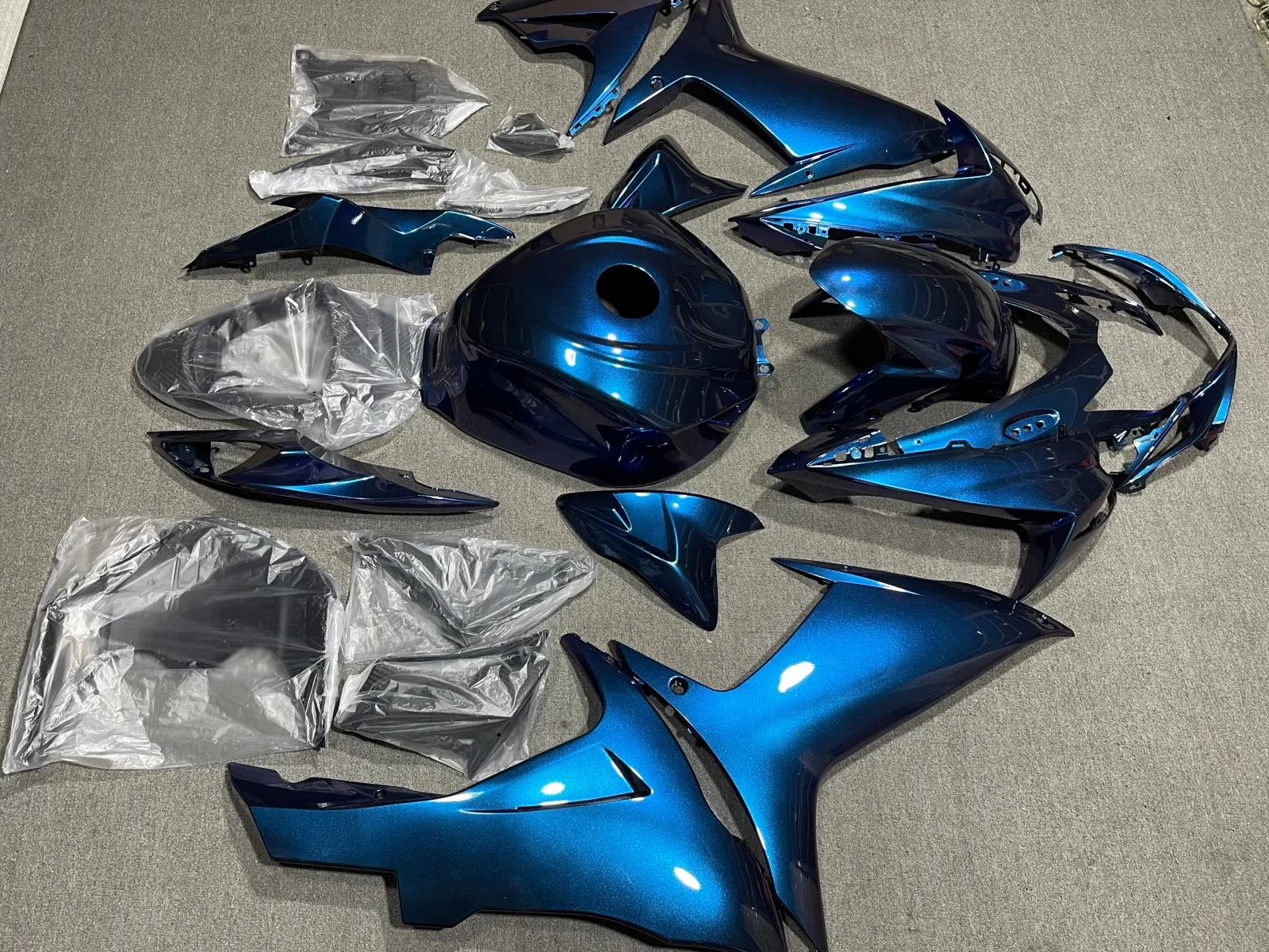 For GSXR 600 750 2011 12 13 14 15 16 17 18 2019 Motorcycle refit fairing housing accessories can be customized