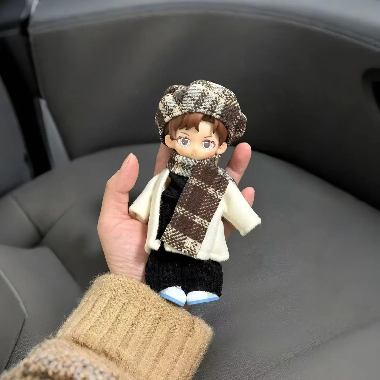 The New Hot-selling Ob11 Doll Clothes Autumn and Winter Woolen Coat Suit Simple and Versatile Retro Brown Plaid Jacket