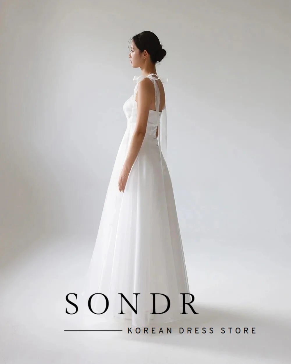 Sondr Eenvoudige Organza A-lijn Trouwjurken Koreaanse Fotoshoot Vloerlengte Bruidsjurken Spaghettibandjes Plooien Op maat