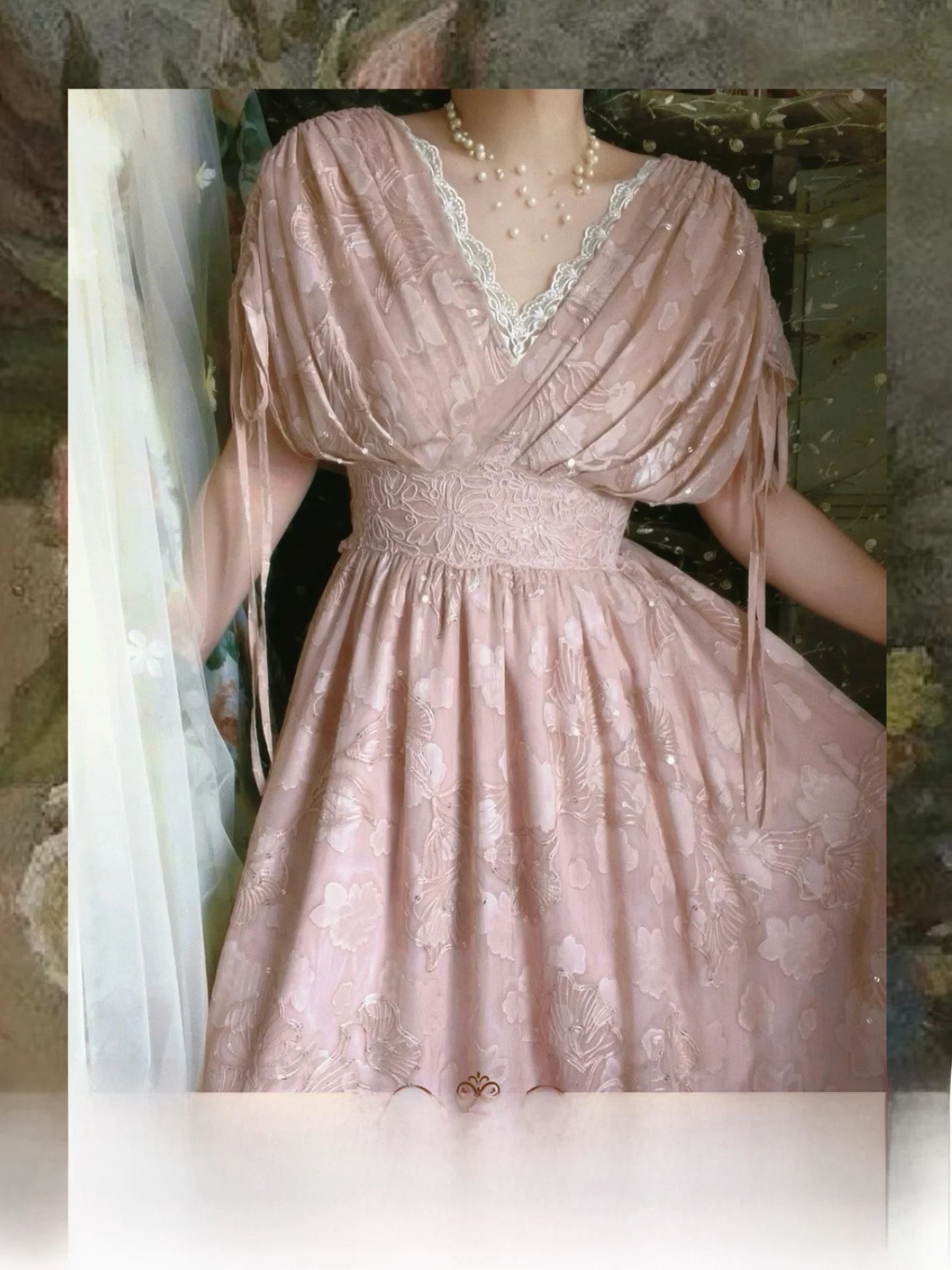 

Ретро-платье с вышивкой и бисером, V-образным вырезом, имитация двух частей, с эффектом утяжки талии, с короткими рукавами, миди, для свиданий и вечеринок