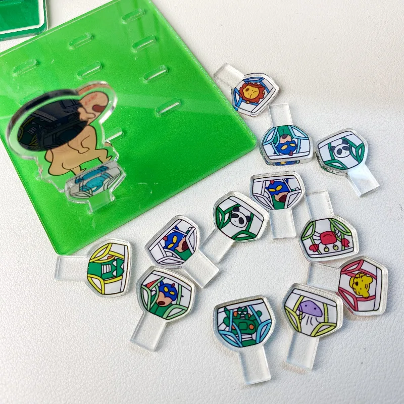 Crayon shin chan anime figuras dos desenhos animados criativo chang roupa interior suporte diy brinquedo bonito acrílico ornamentos de mesa menino menina presente do miúdo