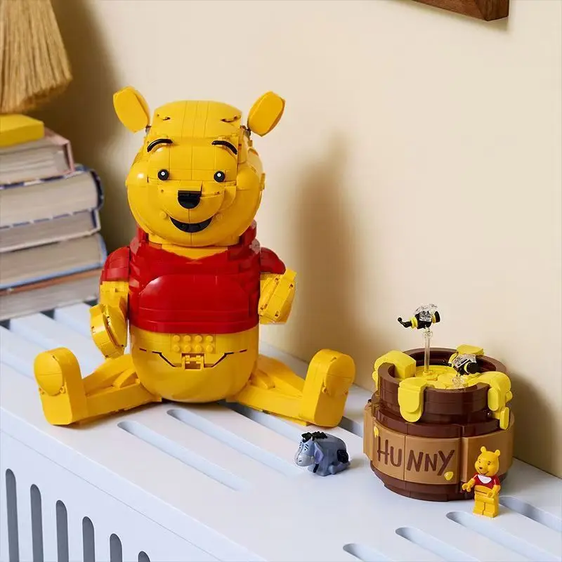 

2026 New 1399pcs Classic Movie Cartoon Bear Winnie The Pooh 43300 Cute Bear Building Blocks Toys For Ornament Birthday Gifts