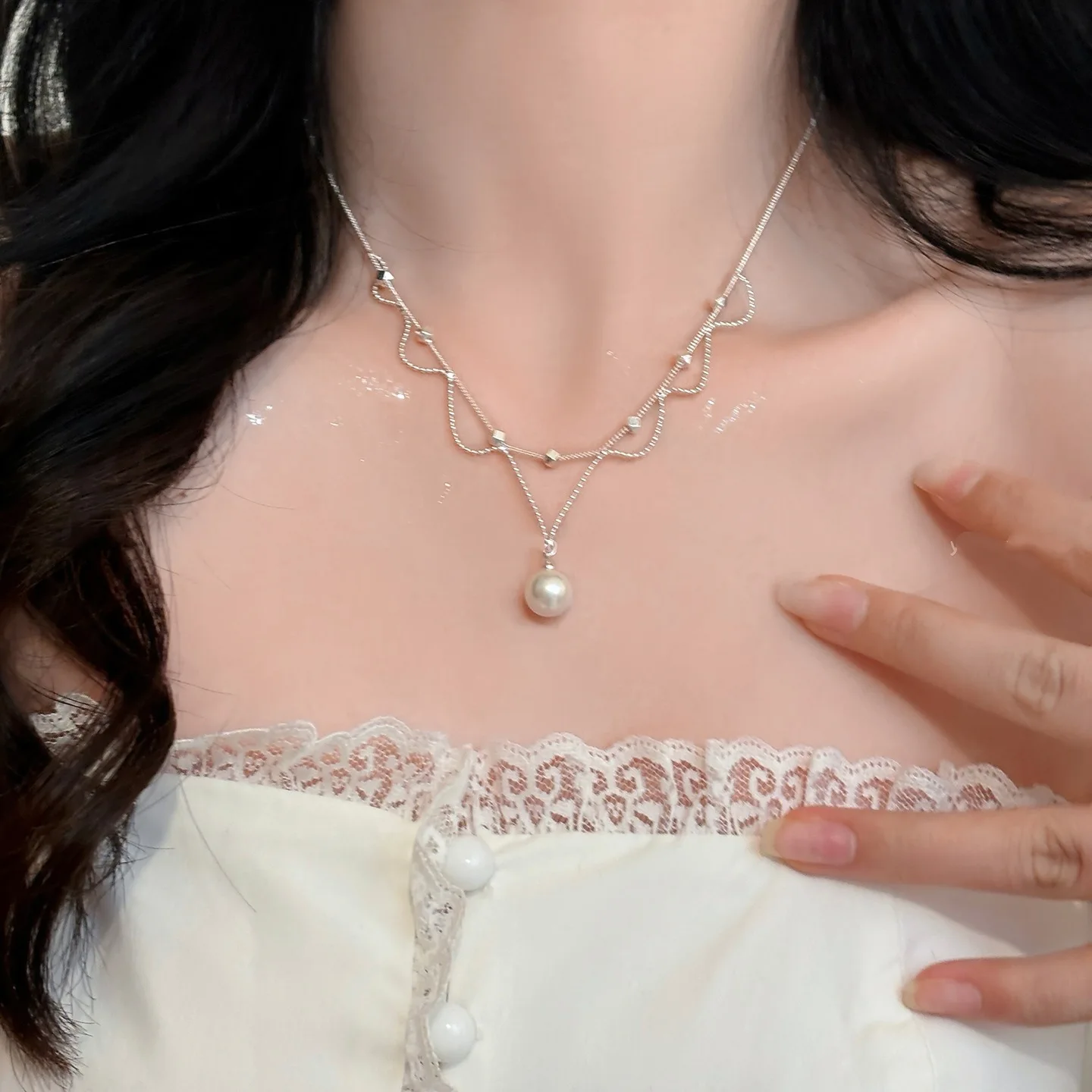 Soft Lace Pearl Necklace Summer Lightweight Premium Choker Delicate Collarbone Chain for Women Gentle Elegant