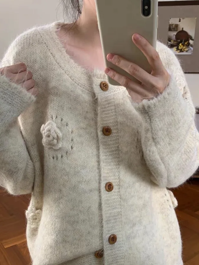 Suéter de Punto Versátil y Suave, Chaqueta de Punto para Otoño e Invierno, E, con Flores 3D en los Hombros, de Alta Ca...