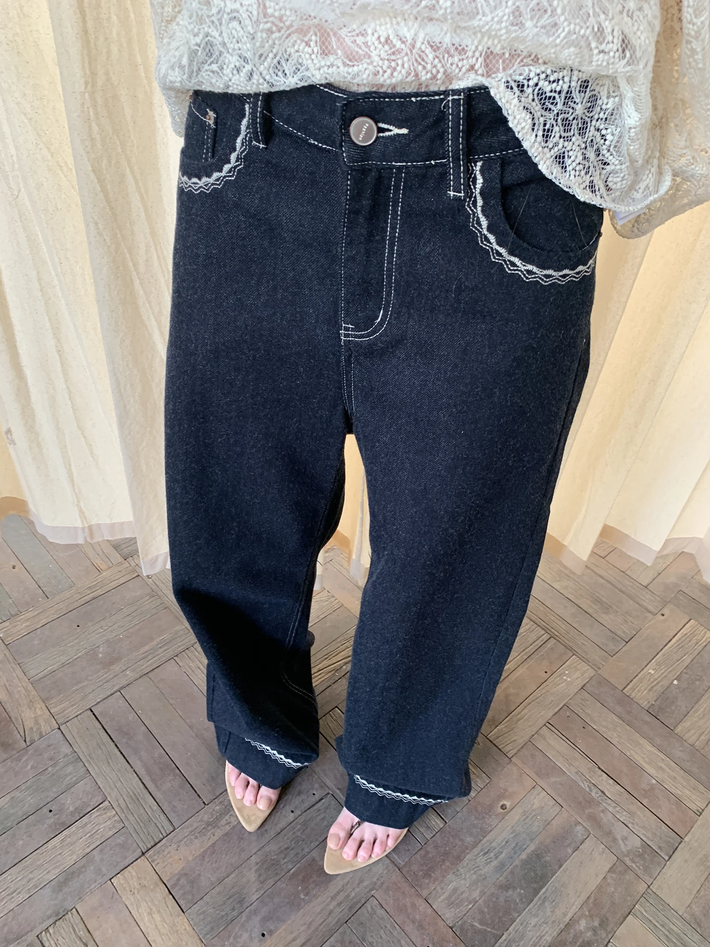 

Простые прямые джинсы для женщин, облегающий крой, универсальные, с высокой талией, из смесового хлопка, удобные, дышащие, на все сезоны.