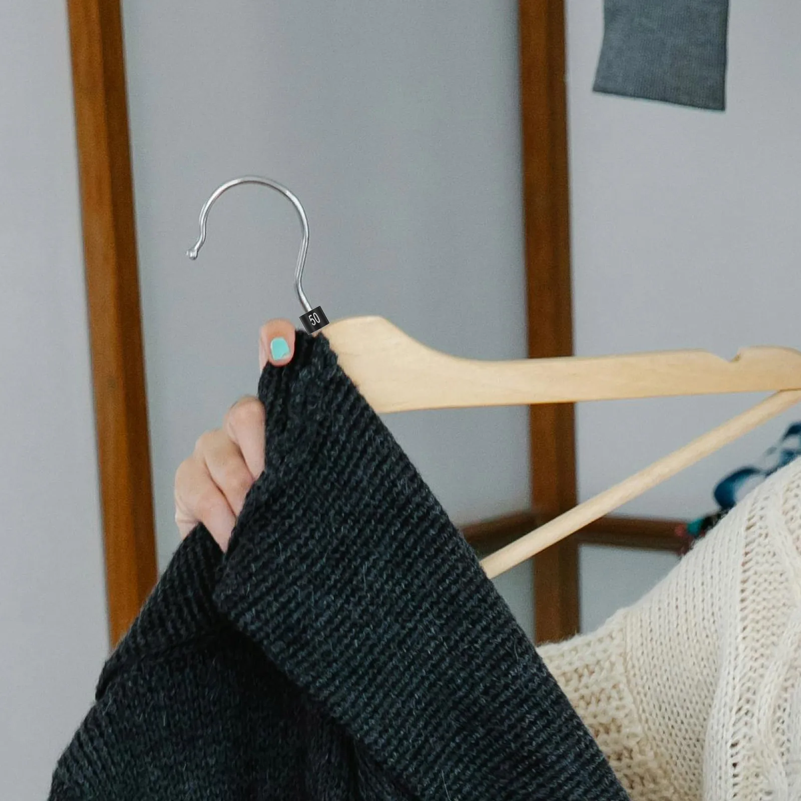 

50Pcs Garment Size Markers Hanger Number Clips for Clothing Identification Fast Sorting Home Store Wardrobe Management