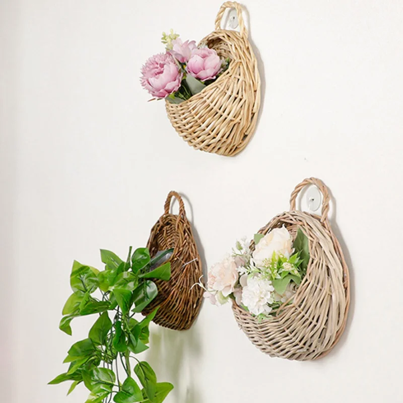 Rattan Wall Hanging Basket Onion Basket Hand-woven Rattan-chic Decorative Wall-mounted Onion Container Storage for Home Kitchen