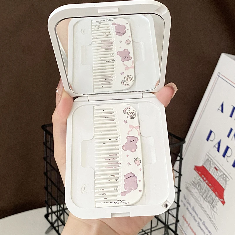 กระจกแต่งหน้าแบบฝาพับพับรูปการ์ตูนหมีน่ารักพร้อมหวีพกพาสำหรับผู้หญิงหญิงสาวกระจกมือถือ