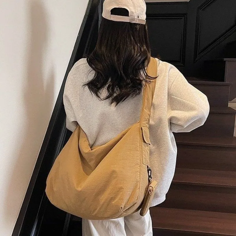 

Showcase Diaper Bag For Women Leather Crossbody Bag Luxury Vintage Tote Minimalist Designer Large Capacity Stylish Chic