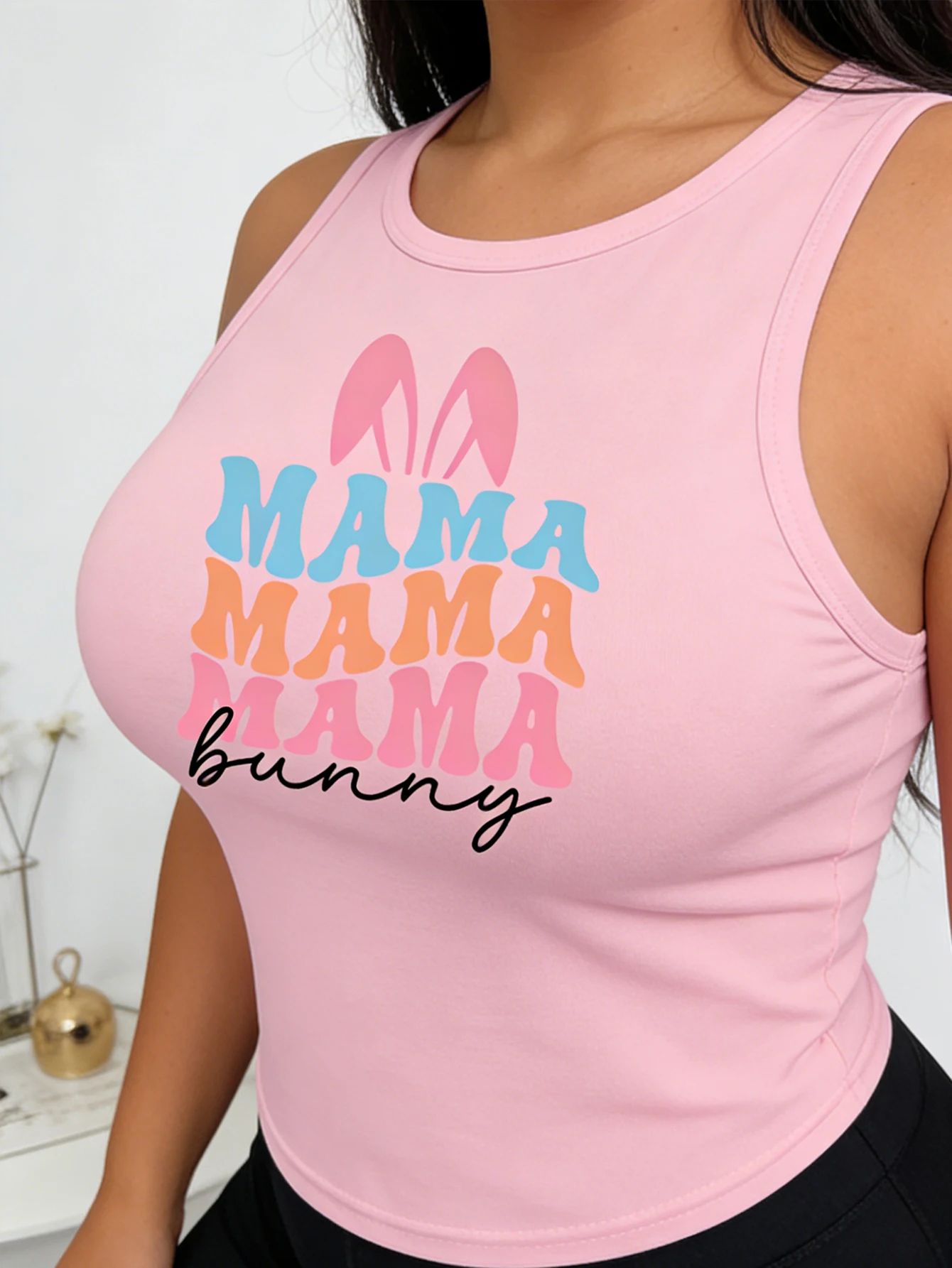 Chaleco de mujer con estampado de patrón de Pascua de gran tamaño, top sin mangas con hombros descubiertos, sexy y casual. - usage example