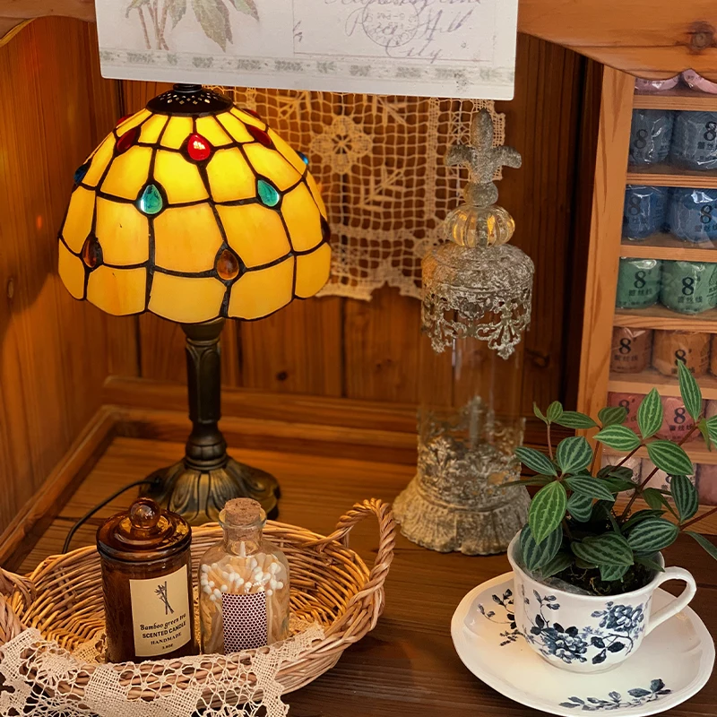 Vintage Tiffany-Style Stained Glass Table Lamp 3