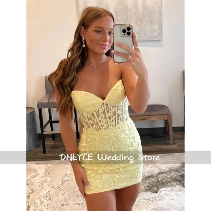Customized Fashion Sheath/Column Sweetheart Sleeveless Lace Corset Short/Mini Dress With Beading Homecoming Dresses