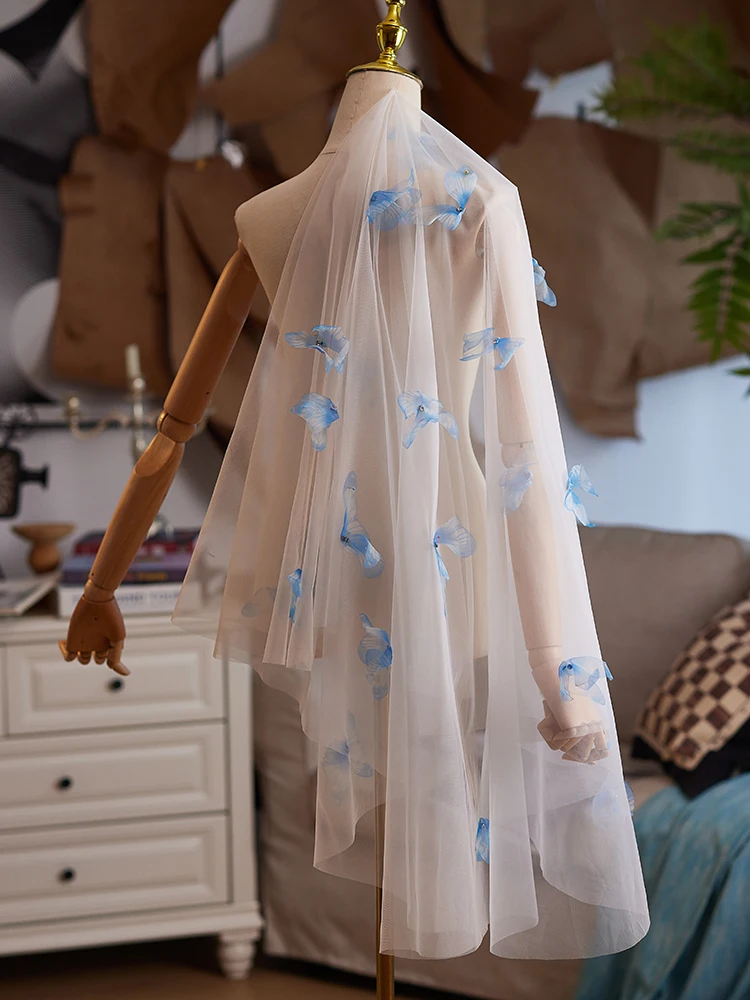foulard-en-tulle-fait-main-accessoire-de-robe-de-soiree-vetement-d'exterieur-pour-defile-de-mode-style-conte-de-fees-article-pour-occasions-speciales