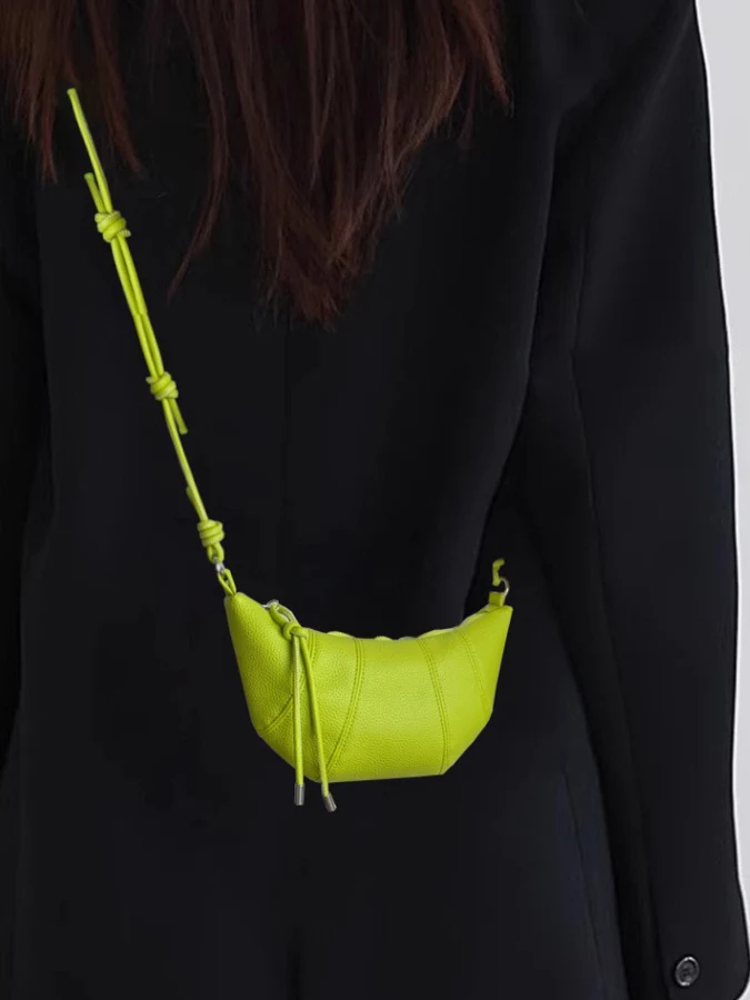 

een Dumpling aped Women's Bag Luxury mat Sle Crossbody Bag Soft Cowhide Leather Briti Sle Summer 2025