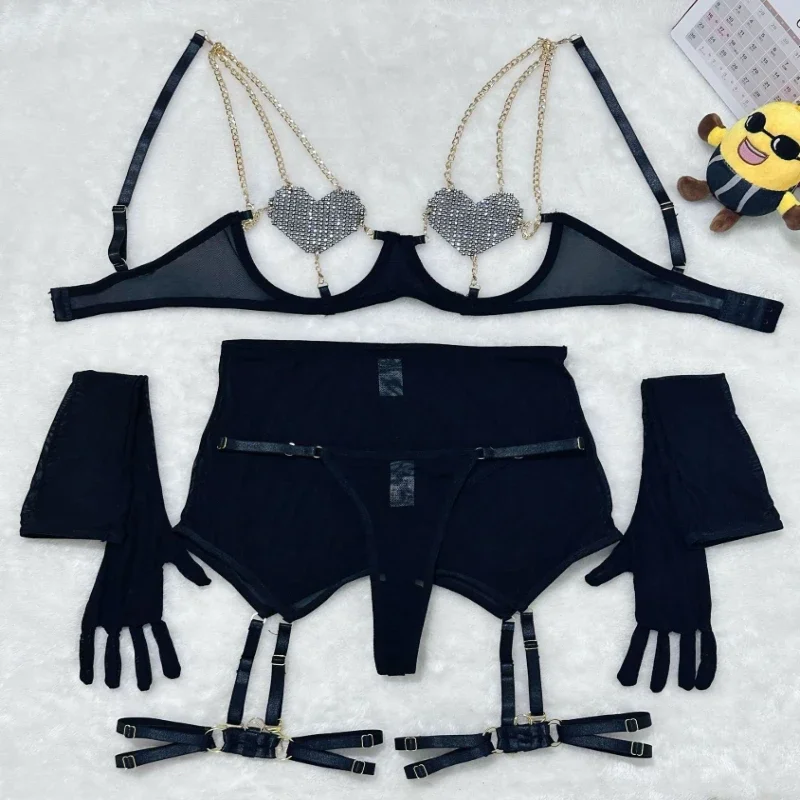 

Бикини, сексуальные трехточечные ажурные лоскутные наклейки в форме сердца на груди, металлическая цепочка, нижнее белье для женщин