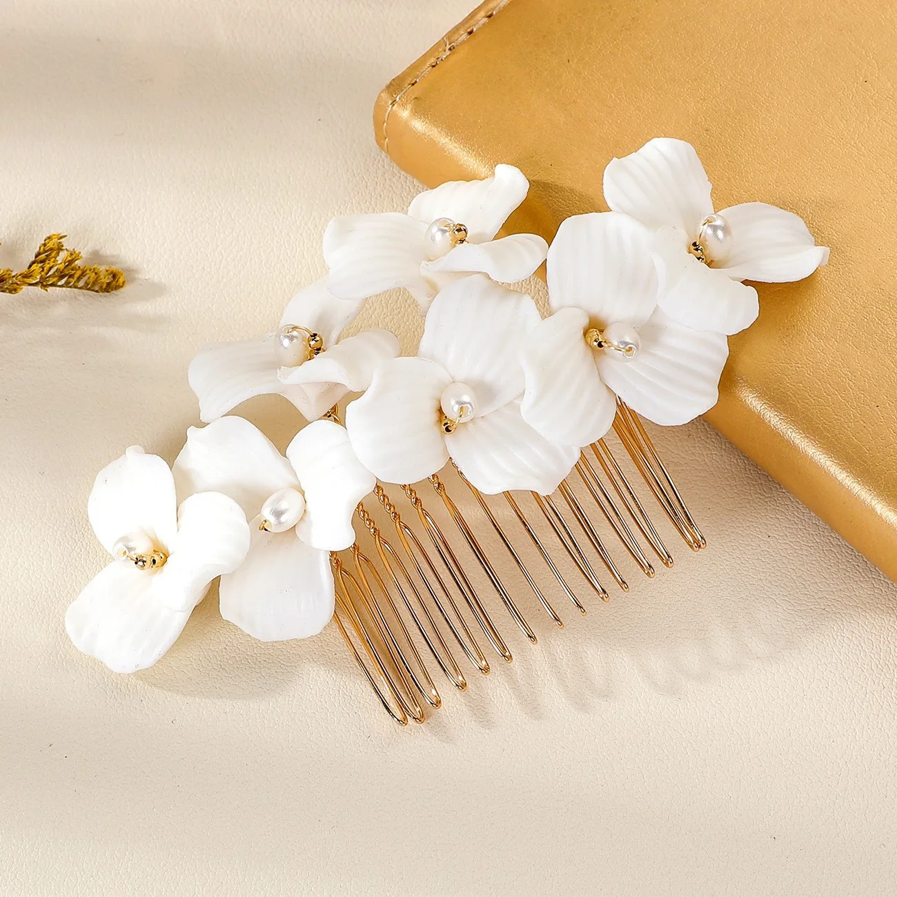 Mini White Ceramic Flower Hair Combs Simple Pearls Side Clips Bride Wedding Headdress Elegant Hairpins Hair Jewelry for Women