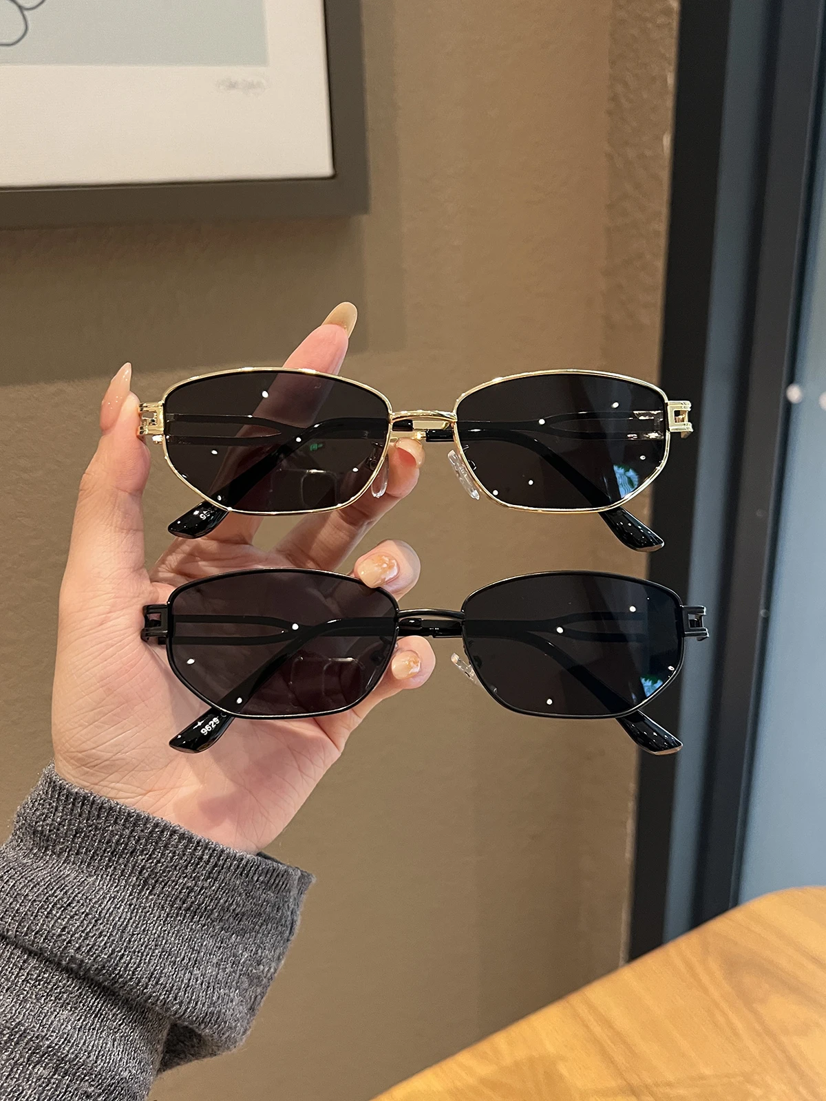 Oculos-de-sol-classicos-estilo-coreano-com-armacao-metalica-quadrada-unissex-para-rostos-redondos-elegantes-e-modernos