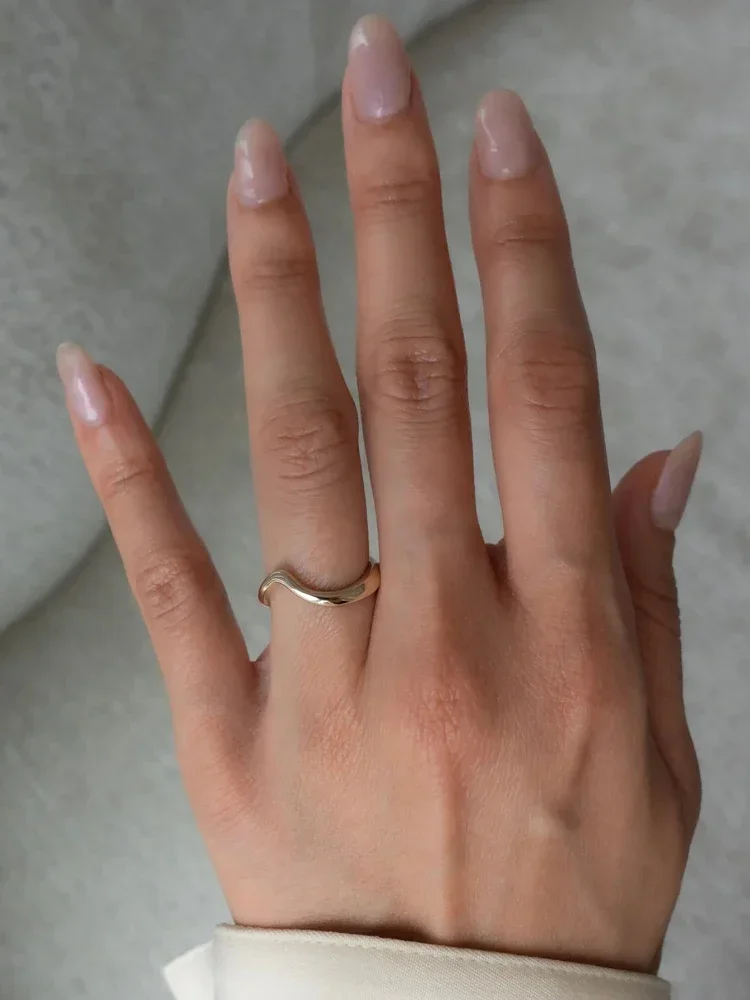 Anello curvo con raggio piccolo minimalista semplice in argento sterling 925 per le donne Festa di fidanzamento Abbigliamento quotidiano Gioielleria raffinata di alta qualità
