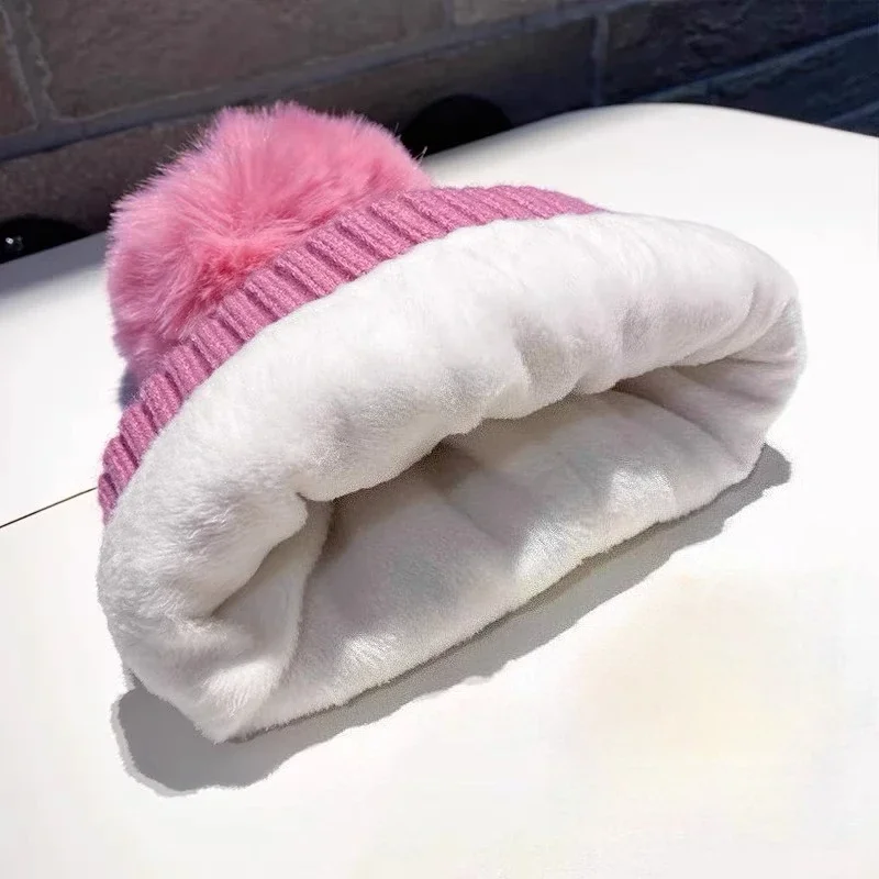 الشتاء المخملية قبعة صوف سميكة الدافئة محبوك قبعة المرأة كبيرة رئيس الضميمة الأذن الشعر الكرة قبعة الكرة البيضاء قبعة #4