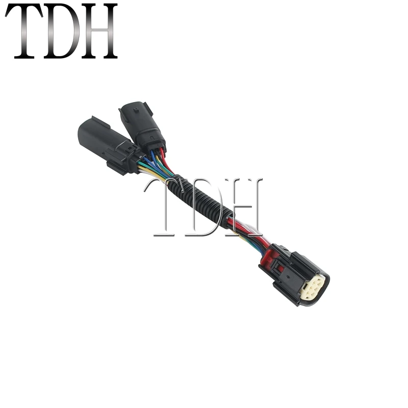6 Pin Rear Light Plug Connector Wire Harness Y-Harness For For Harley Touring Road King Street Glide FLHX 2006-2023 Road Glide
