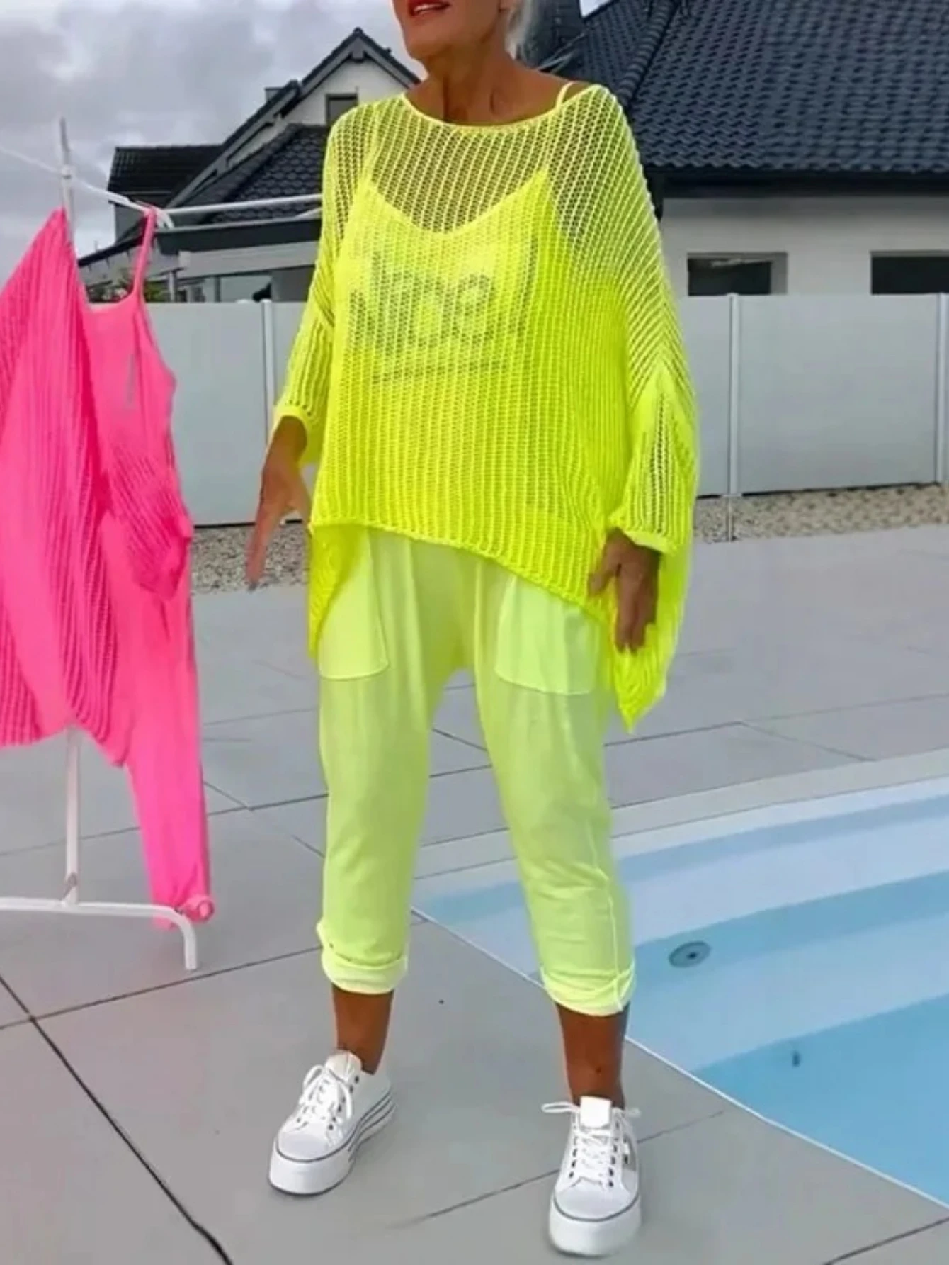 V Neck Letter Print… - image