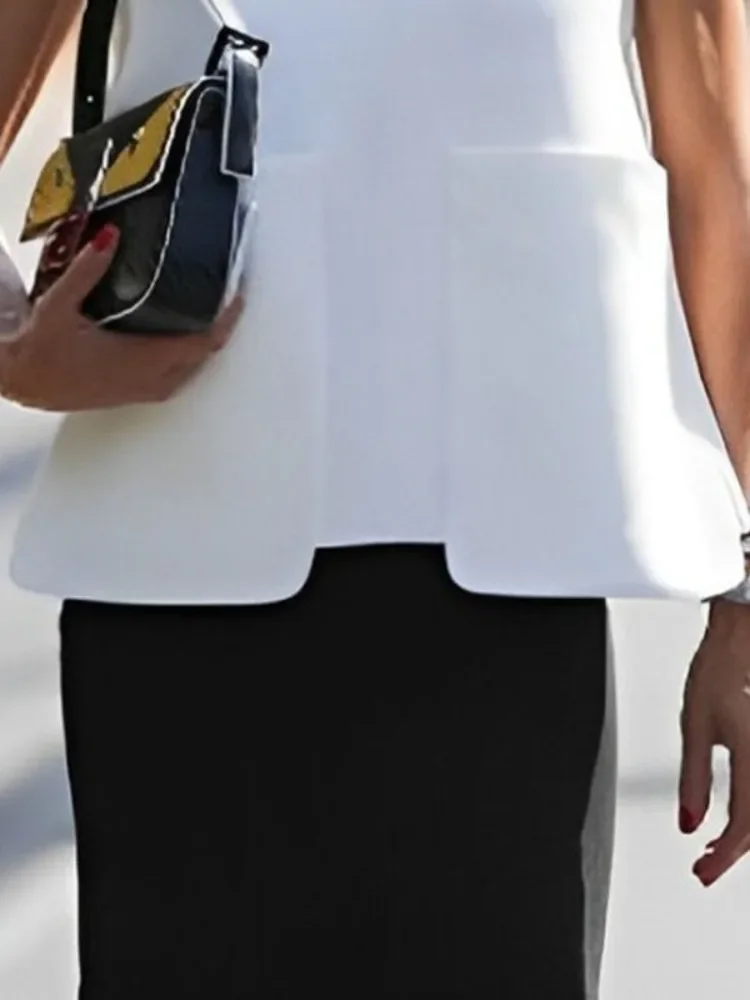 女性用ホワイトノースリーブトップス ポケットベストトップス 2025新作 ラウンドネック Aライン ルーズ カジュアル サマーTシャツ