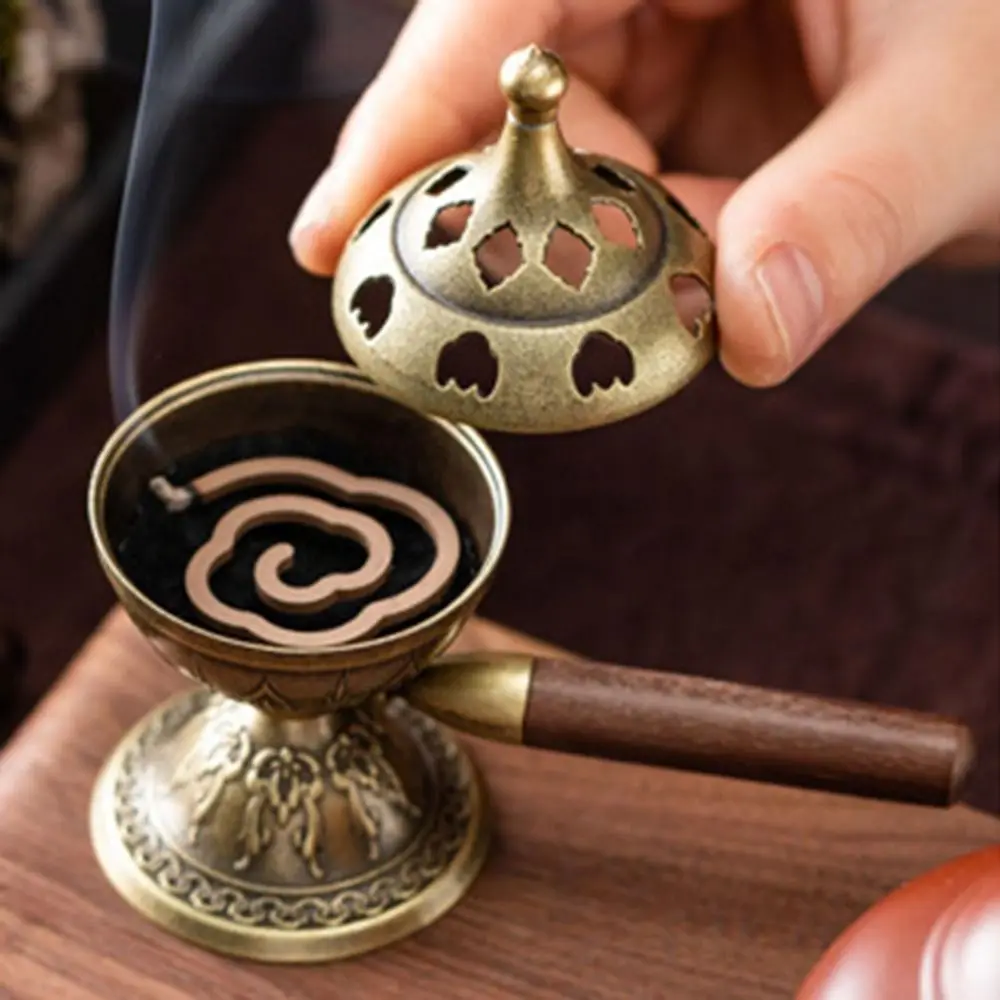 Vintage Alloy Sandalwood Incense Burner Hollow Out Elephant Lucky Lotus Incense Censer Mini Year of the Horse Three Legged Stove