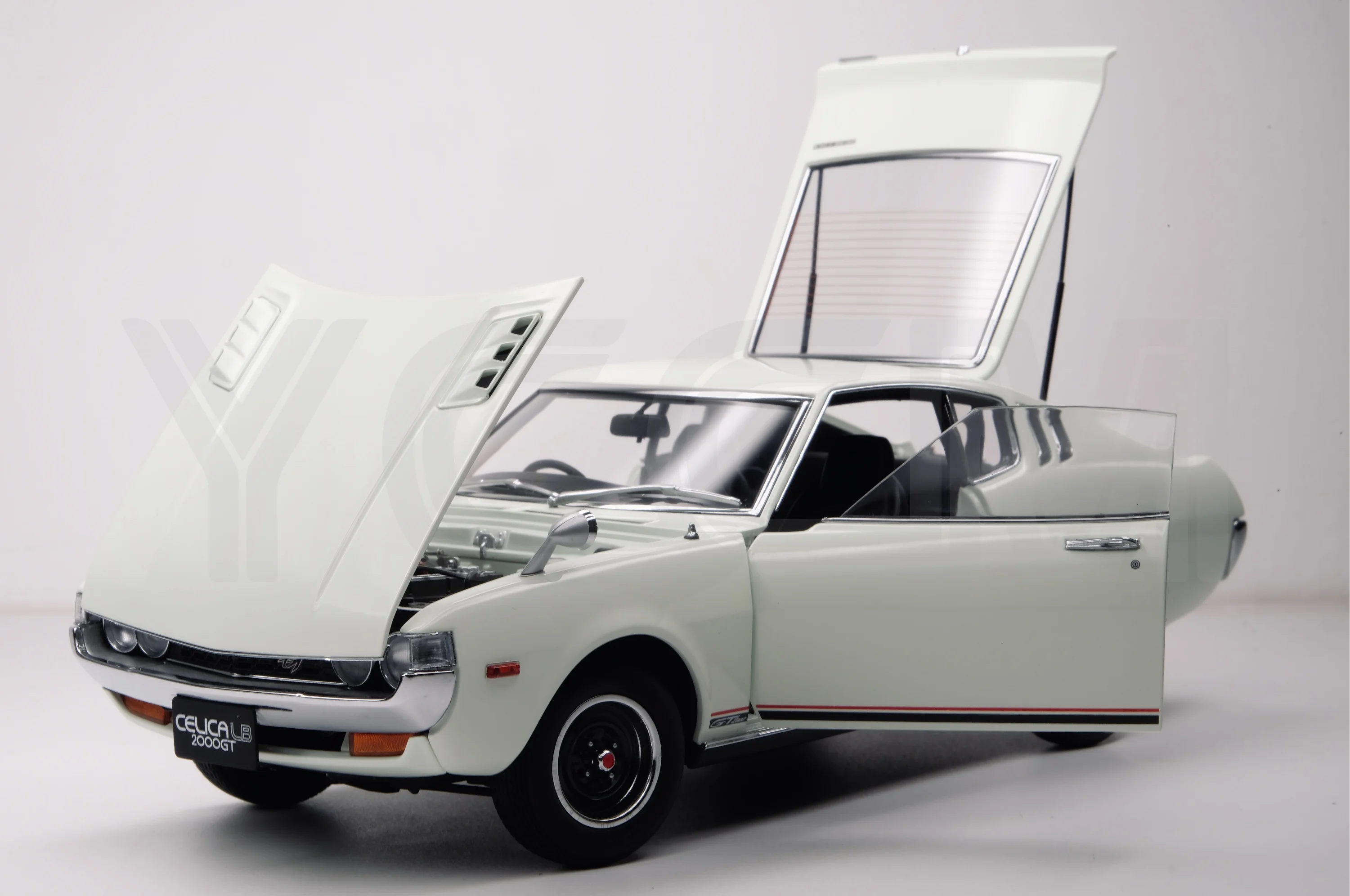 Autoart 1:18 Celica 2000GT 1973 JDM Alloy Fully Open Simulation Limited Edition Alloy Metal Static Car Model Toy Gift