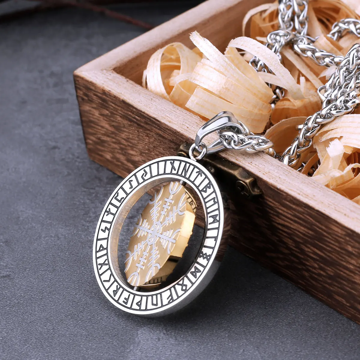 Rotating Viking Awe Helmet and Odin Necklace Men's Stainless Steel Chain Fashion Charm Pendant Necklace Viking Jewelry As A Gift